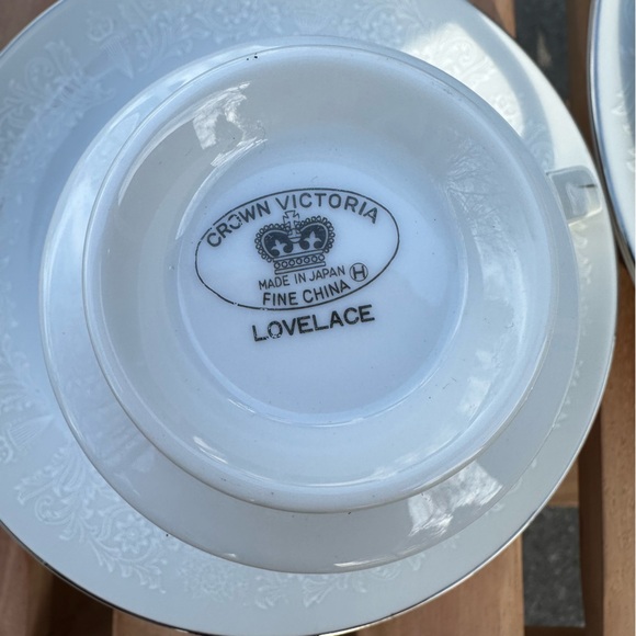 Crown Victoria Cup with Saucer in the Lovelace China Pattern. Set of 2 - Picture 4 of 4
